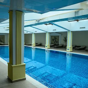 Parklands & Pool Банско